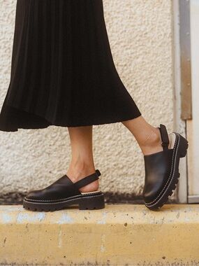 Poppy Barley The Lug Mule - Black